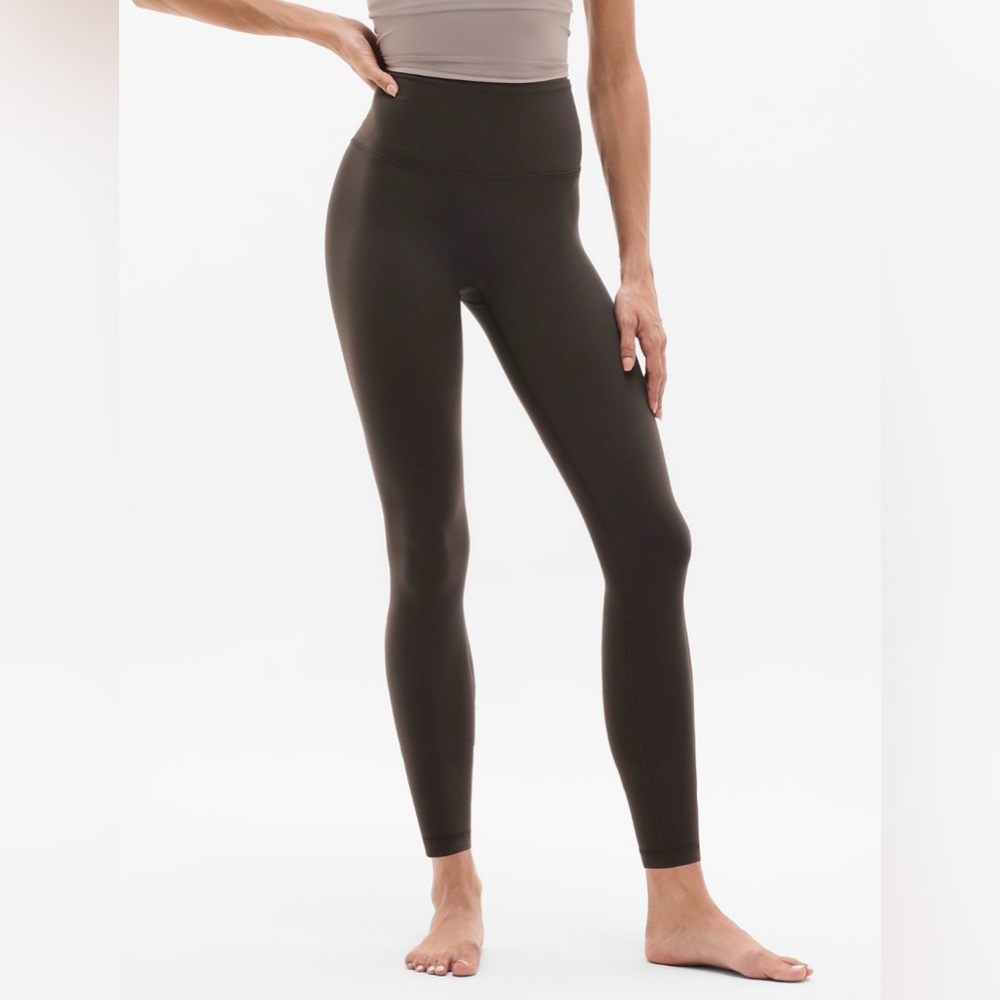 Athleta Elation Ultra High Rise 7/8 Legging, size M, color Truffle